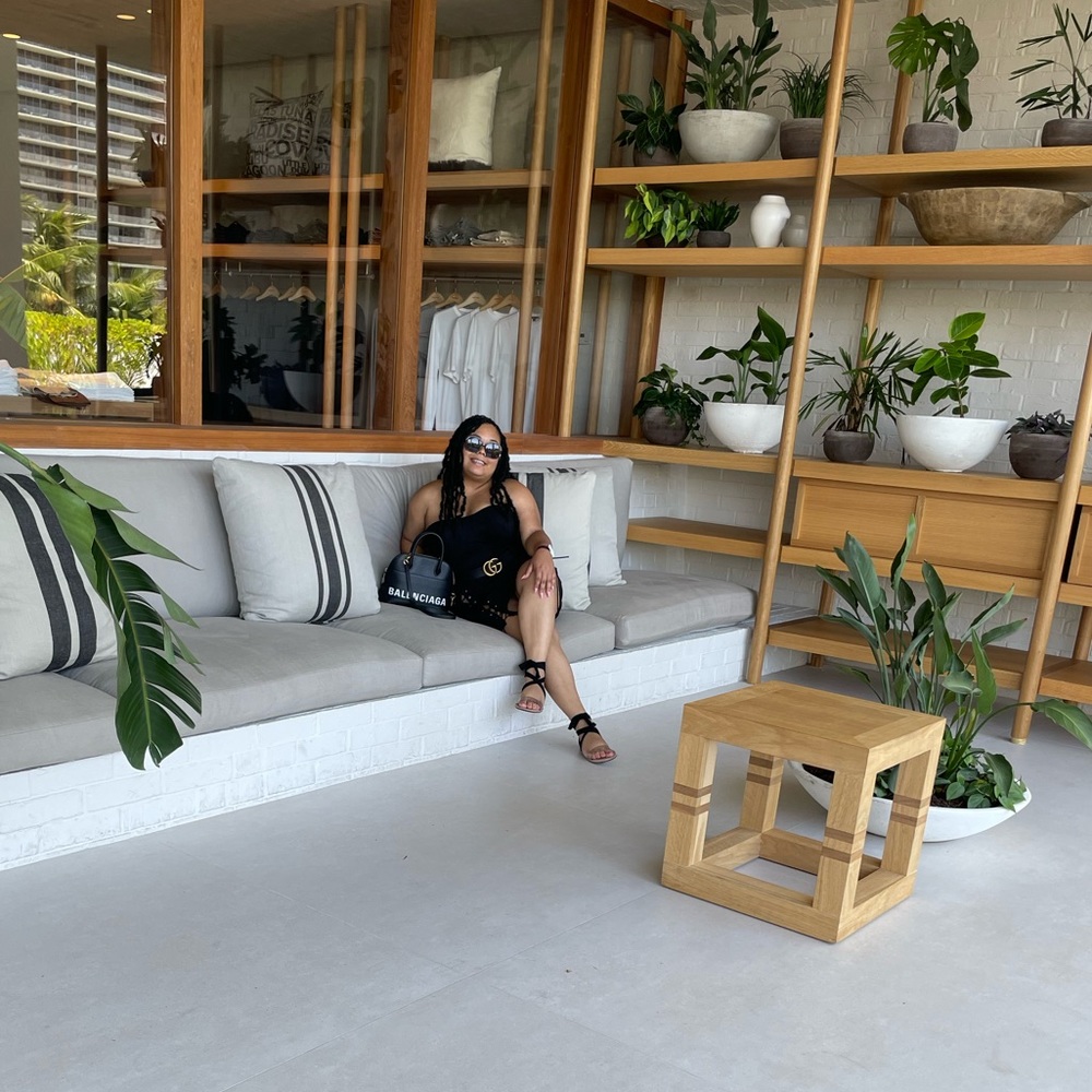 Meet your Posher, Rena